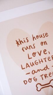 Kako izgleda proces crtanja naših dizajna - sporo i kao što vidite nije AI 😂 

Iako mi treba vremena i vremena da prvo u glavi razradim ideju pa napravim skicu, odaberem boje i sve što ide s time da dođem do rezultata koji mi se sviđa, stvarno sam uvijek uživala u crtanju i ove godine sam odlučila više vremena posvetiti tome ☺️ a onda to sve prelazi u postere, neki dizajni će ići čak i na majice 🤭

Imate ideje kakav dizajn/tekst bi voljeli vidjeti na posterima? Slobodno nam pišite 😌
.
.
.
#barkandrun #handmadeincroatia #croatiandesign #dogsofcroatia  #hrvatskiproizvod #hrvatskidizajn #proizvedenouhrvatskoj #croatianproduct #dogmom #dogparents #dogbandana #smallbusiness #bandanasfordogs #petbandana #handmadefordogs #dog #thegreatoutdogs #dogsthatexplore #doglife #doglove #dogsonadventures #poster