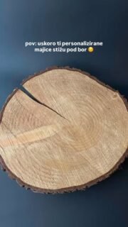 Još maaalooooo! ☺️ A giveaway traje još sutra do ponoći pa trk na zadnju objavu 🤗
.
.
.
#pokloni #bozic #bozicnipokloni #proizvedenouhrvatskoj #rucnirad #balkan #hrvatska #hrvatskiproizvod #hrvatskidizajn #croatiandesign #madeincroatia #handmadeincroatia #croatianproduct #fordogs #zapse #kucniljubimci #dogsofcroatia #dogbandana #personalizirano